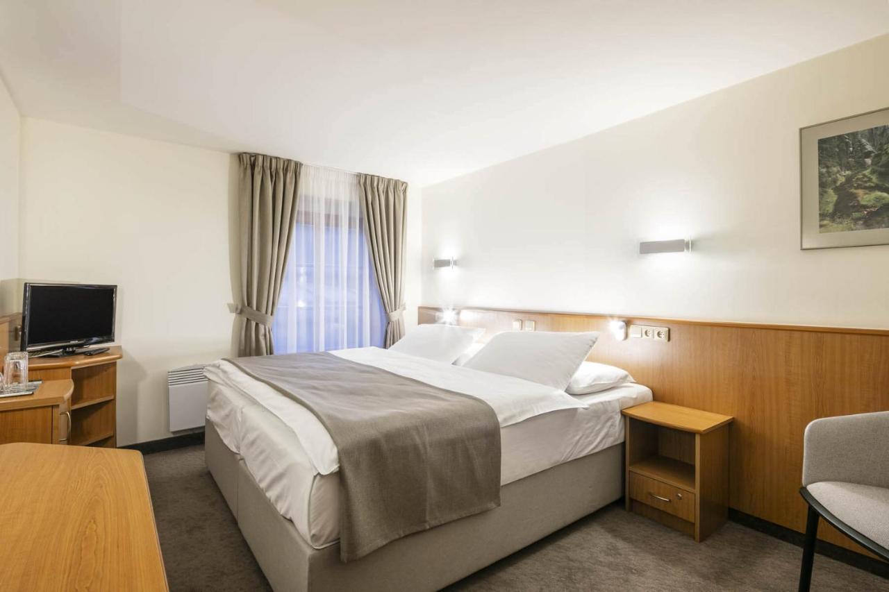Hotel Ostrov Tisa Ngoại thất bức ảnh